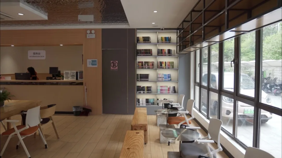 春游江淮 | 弋江秘境,免费宝藏书房大公开:颜值与内涵并存的阅读天堂!