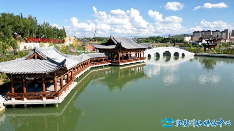 在夏日的龙泉湖公园,纳凉,游玩,吹晚风