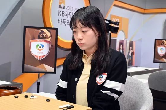 金彩瑛凌晨1时激战力阻姜东润党毅飞 男九段20天内三次跪倒石榴裙