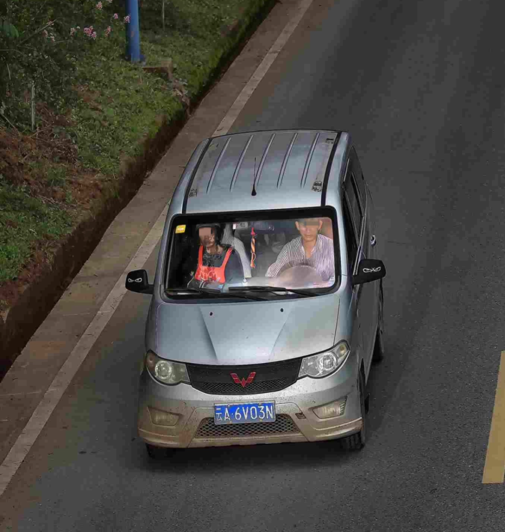 开车不系安全带,你"上镜"了