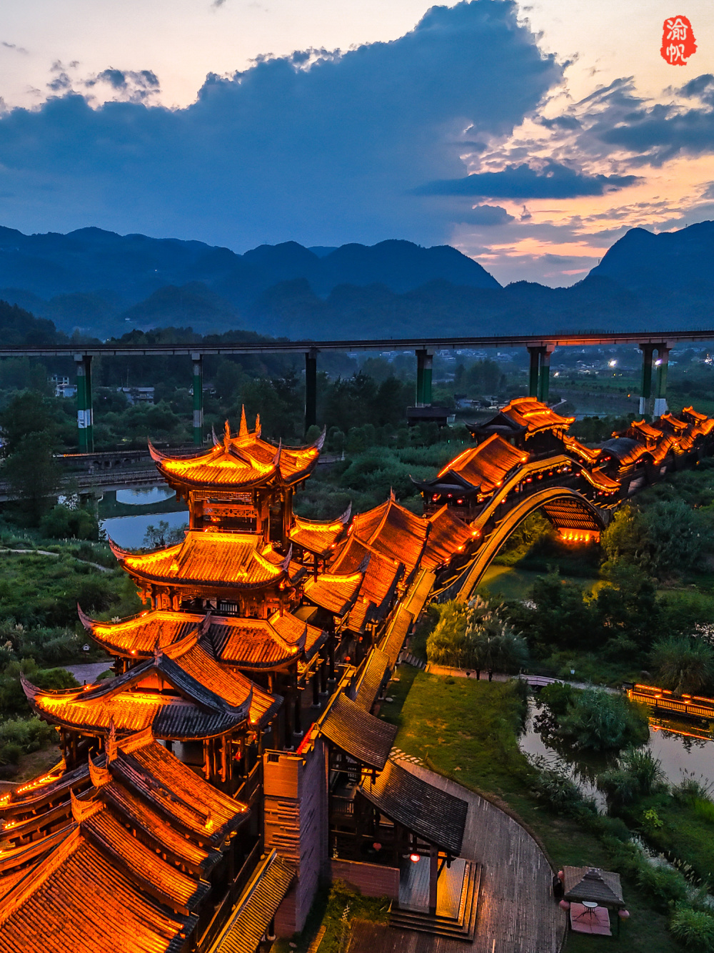 重庆唯一的5a级古镇,参观世界最长风雨廊桥,欣赏精彩的非遗演出