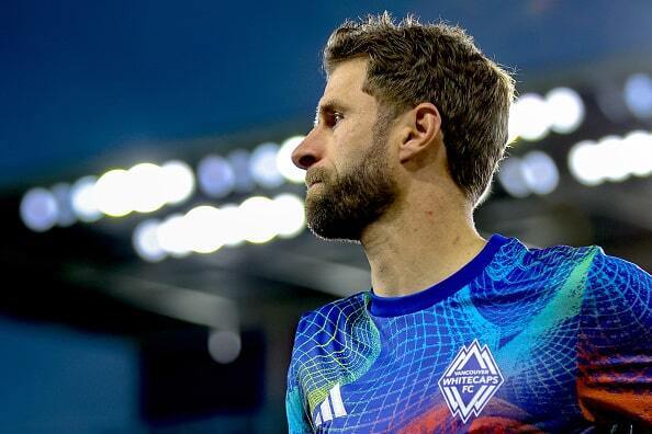 穆勒解释胡子造型：忘记刮后队友都说很好看，好多队友这风格