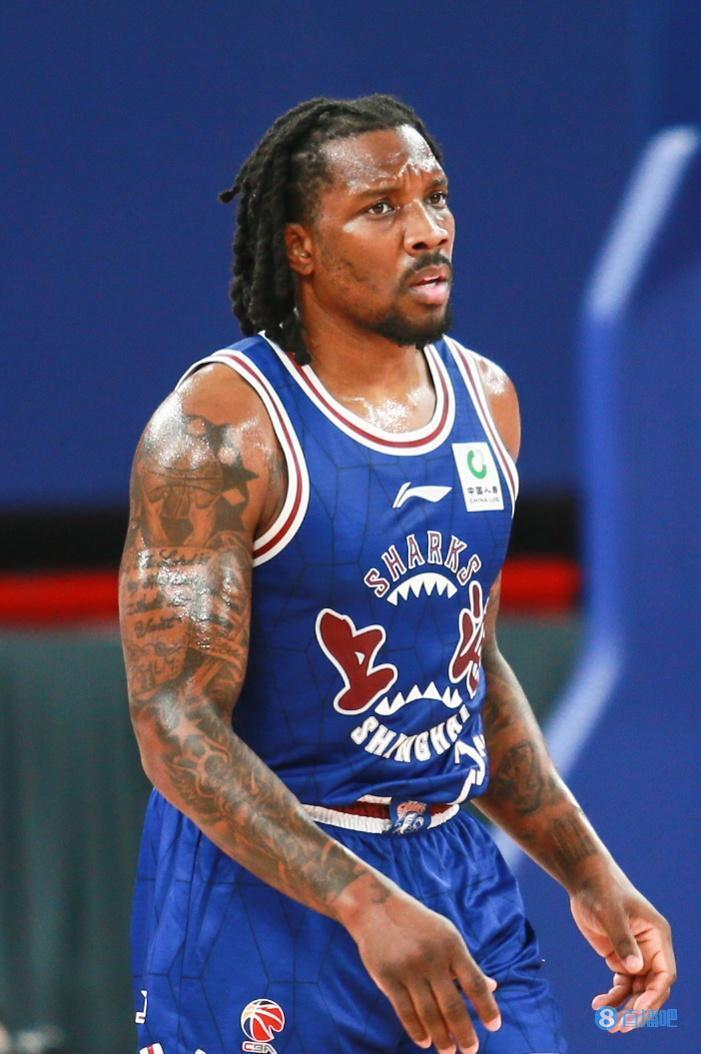 布莱德索上场23分钟17中9砍下26分4篮板3助攻4抢断-腾讯新闻