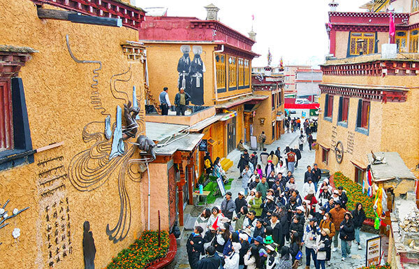 了一场地方特色浓郁的"马文化"游赏体验,也拉开了理塘文旅活动序幕