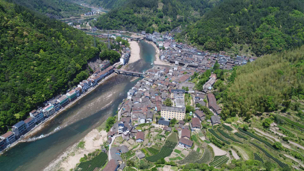 作为全市最早的县治所在地和最古老的集镇,松阳县古市镇是全国重点镇