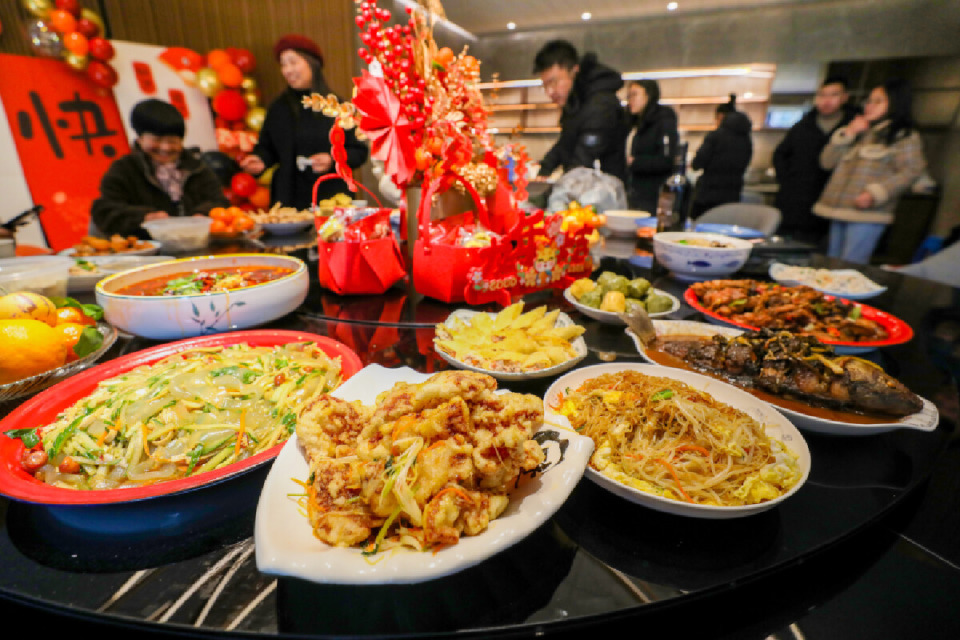 五湖四海家乡菜这场社区的年夜饭真热闹