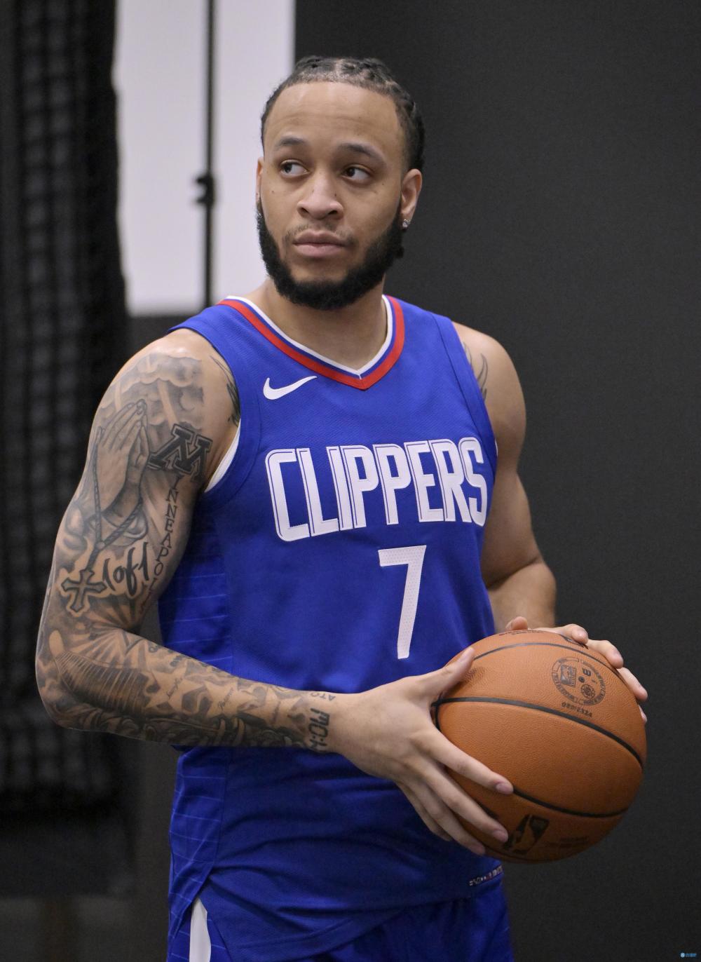 泰伦卢科菲非常专注很高兴他为自己赢得了一个轮换位置