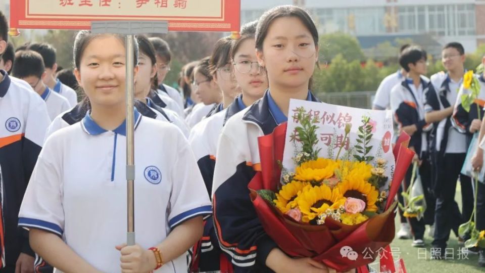 直击日照中考首日等多个考点日照港中学,新营小学实验高中,新营中学