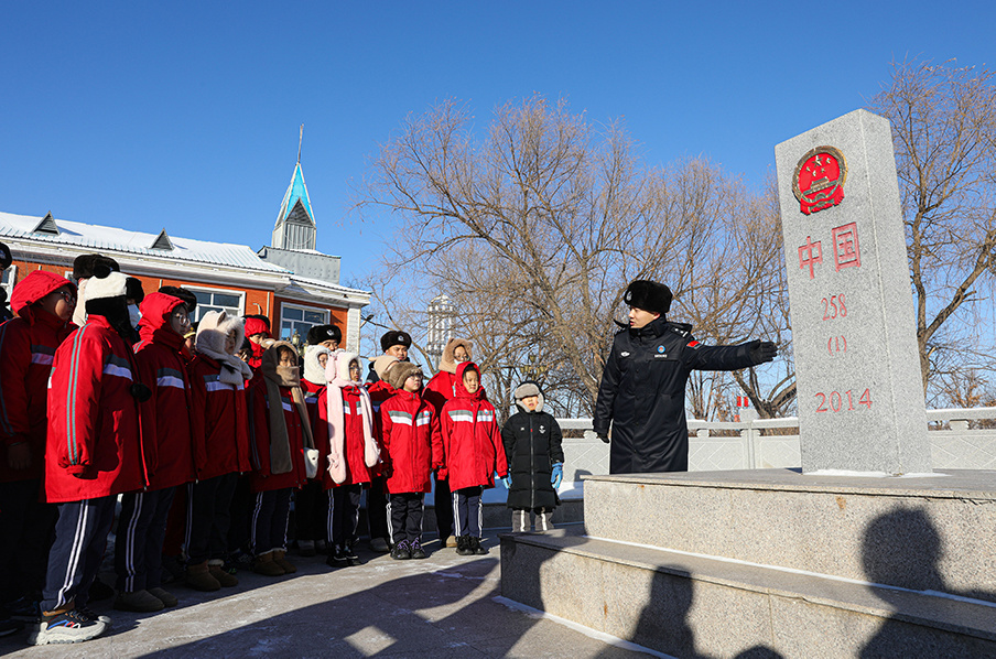 黑龙江抚远:东极国门警营迎来红娃"小蔓越莓""沉浸式"