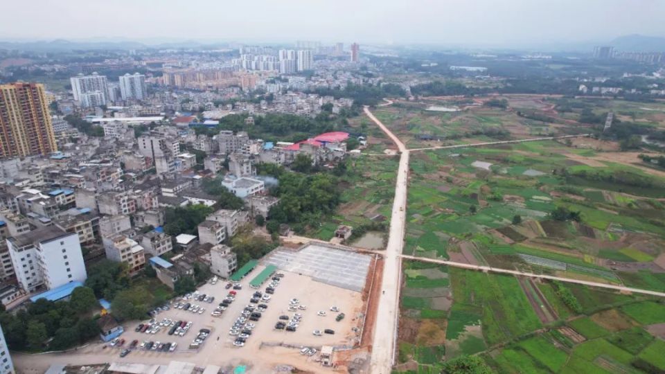 【共建共享文明城市】宁明县修复部分路面助力文明城市创建_腾讯新闻