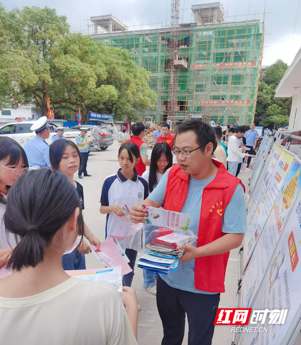 城步县西岩镇:强化宣传力度 夯实交通安全