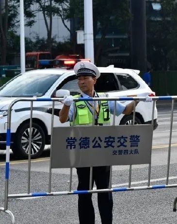 【护航高考】高考首日,湖南公安助梦起航!