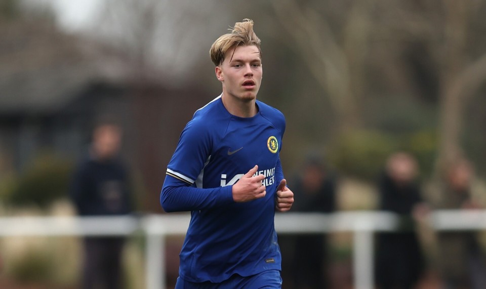 官方:切尔西与17岁前锋劳纳姆续约三年