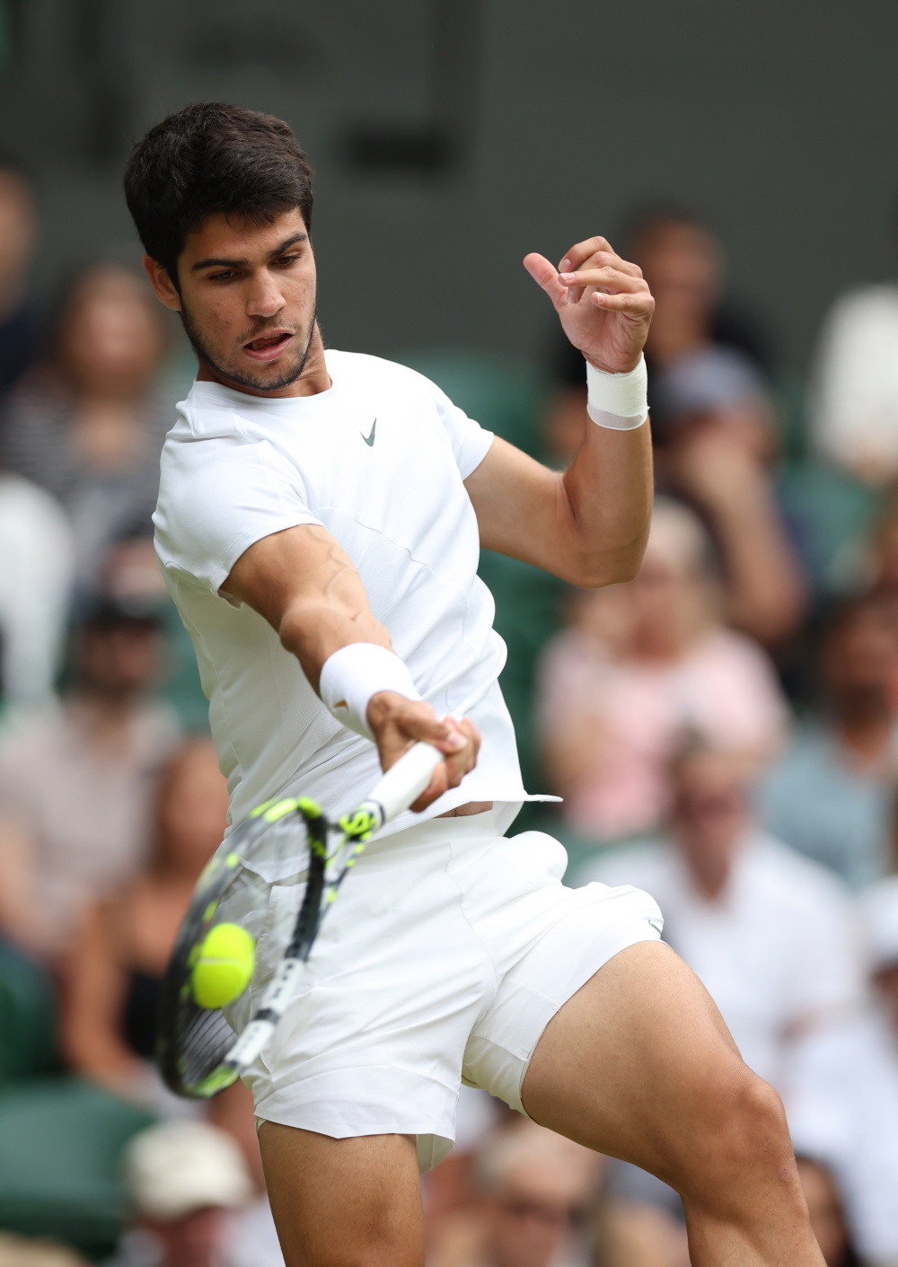 网球温网阿尔卡拉斯晋级男单半决赛