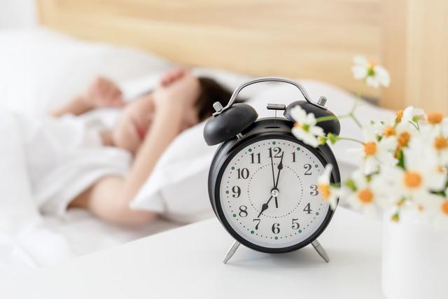 老年人膝盖疼,坚持运动还是保持静养?5个信号或是膝关节在求救