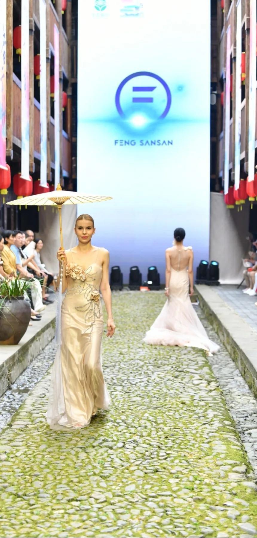 【视频】百年围楼中外时装秀!韶关始兴非遗时装秀演绎千年风华