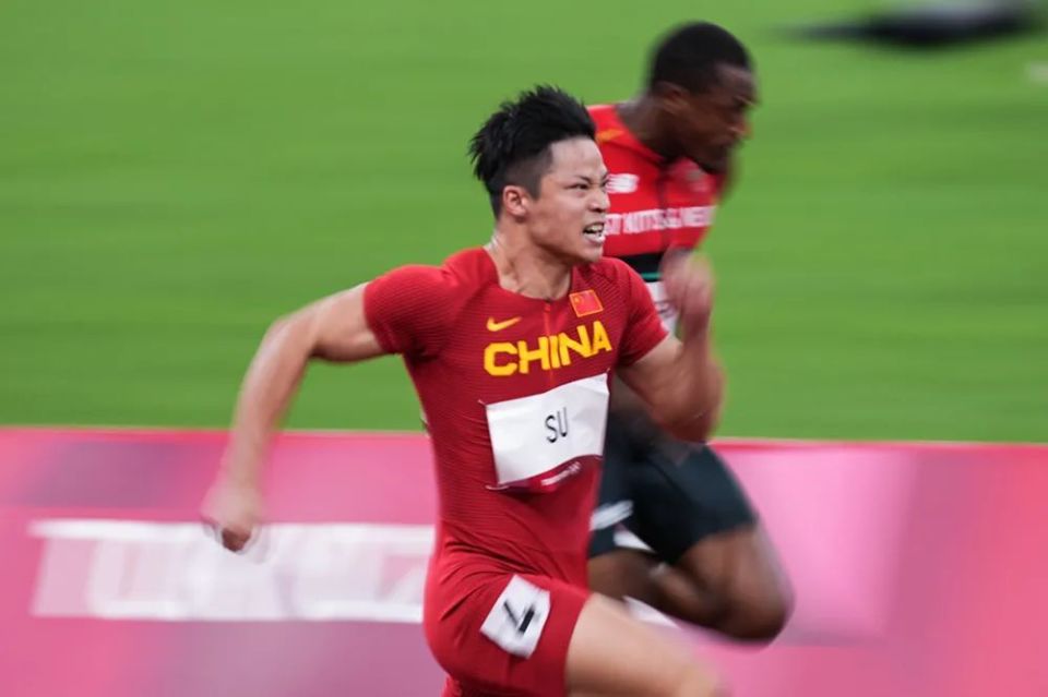 老师是奥运冠军,是种什么体验?大学生:什么都好,就是抢不到课