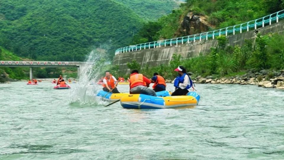 铜鼓滩漂流△坡渡大峡谷小贴士:1.