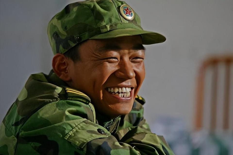 这部剧开拍的消息传出后,很多演员想要演许三多这个角色,但导演康洪雷