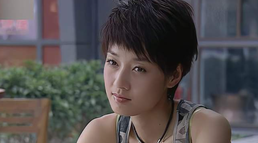 马伊琍,从《奋斗》里夏琳,只觉得是个人浮于事劲劲儿的作女.