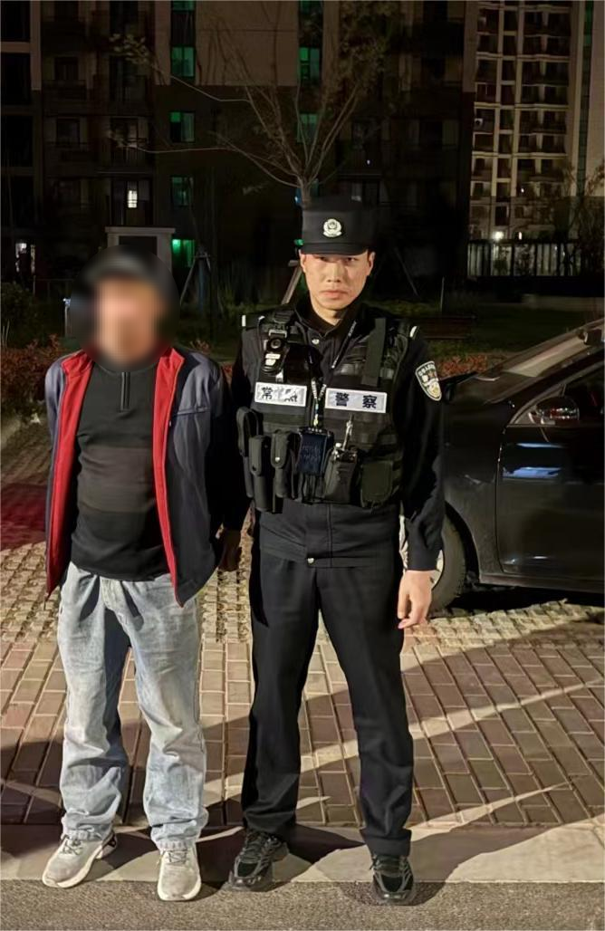 苏州00后警察,14天内连救2人!