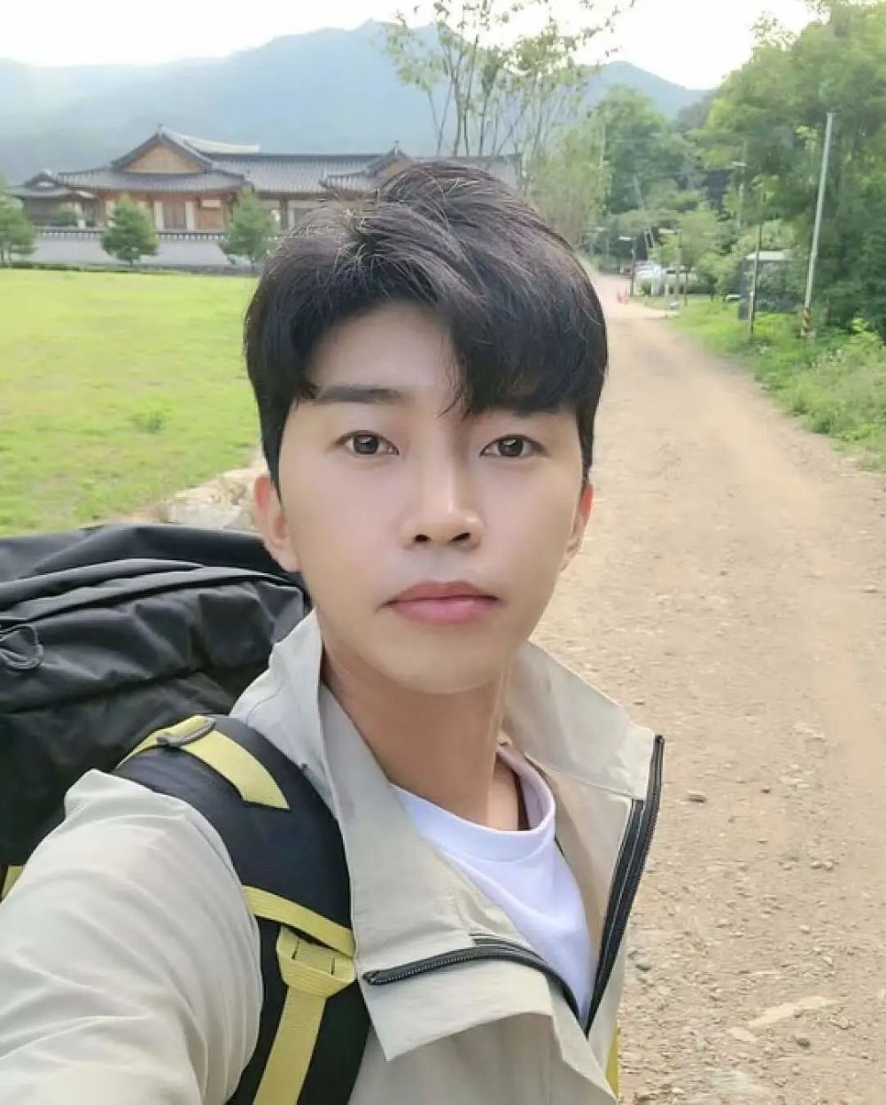 32岁"韩国周杰伦"高调回归,横扫榜单的偶像巨星,又杀疯了!_腾讯新闻