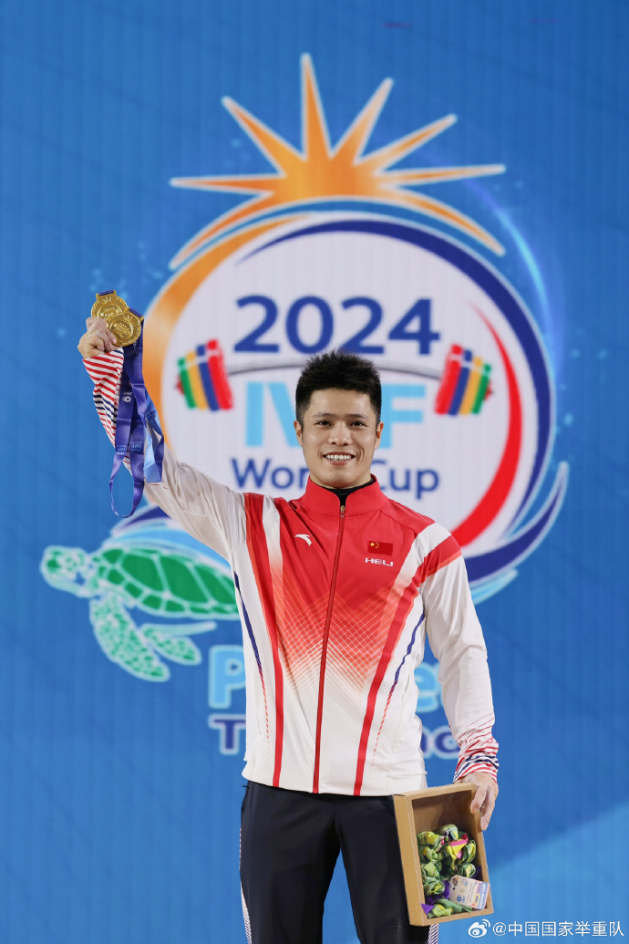 抓举和挺举金牌,而以总成绩决出冠亚季军,中国大力士在奥运级别总成绩