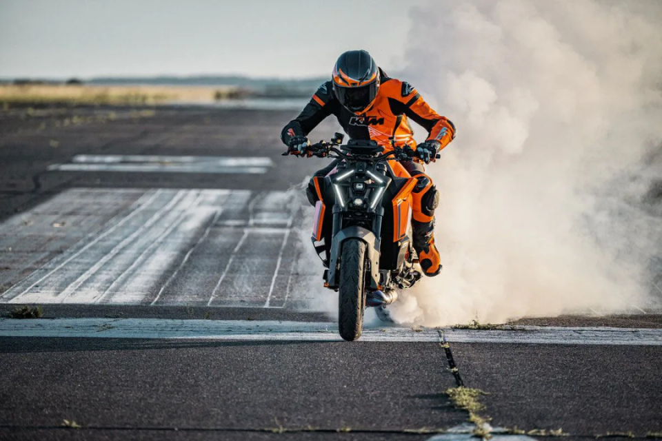 喂在我又加排量了ktm1390superdukerevo亮相
