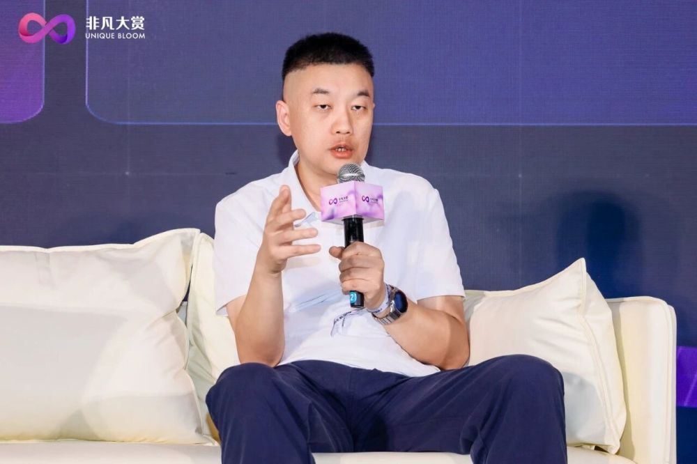 给养老院百万请不到三甲医生，一套数字全科 AI 为何成最优解？ · 原文图片 1