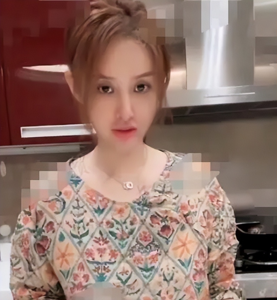 汪峰在个人演唱会上,曾深情演唱《我如此爱你》,高调向章子怡求爱.