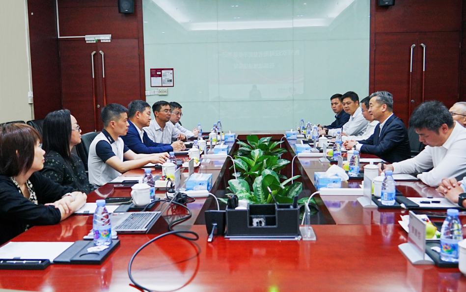 队赴深圳市信维通信股份有限公司考察,并与公司董事长彭浩等座谈交流