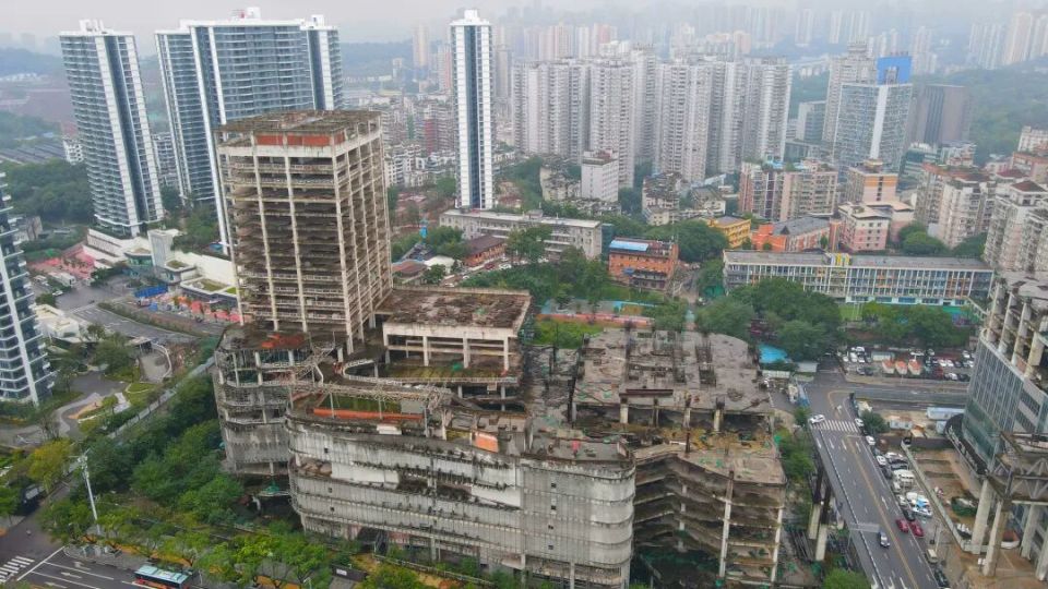 从17.14亿降至4.66亿，重庆商业巨无霸降至评估价22%仍无人问津_腾讯新闻