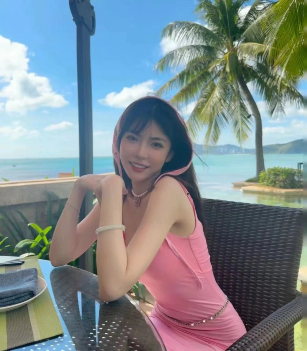 周淑怡被指精神不正常,直播间发泄?称房间里都是机器人!