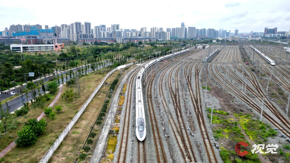 crh2g型高寒动车组首次落户四川_腾讯新闻