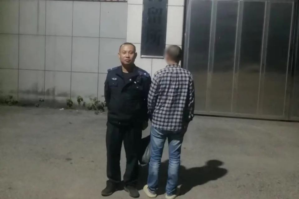 生活不顺骂警察出气,龚某被拘!