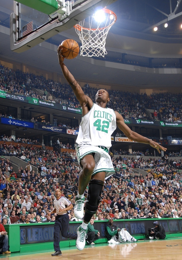 托尼阿伦打夏联时皮尔斯说扣一次篮给200块他真给了我2000块