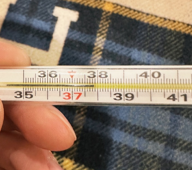 郭艾伦后赵继伟也发烧 39度 38度幸亏有3天养病