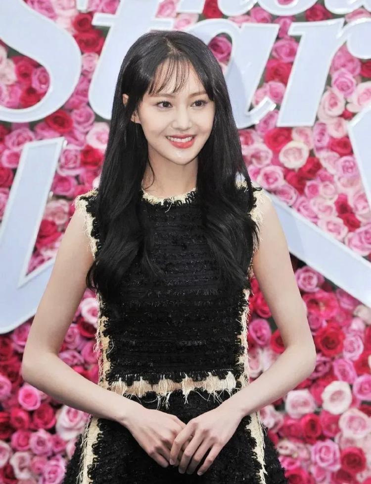 郑爽《倩女幽魂》片酬超1.5亿元!近期新增近2千万股权冻结_腾讯新闻