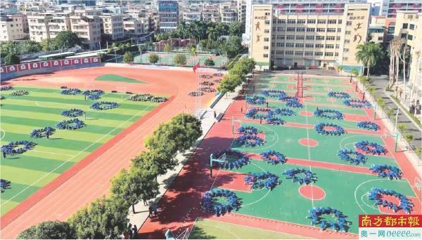 学校供图花都区教育局党组书记,局长查吉德吸引广雅中学,广大附中