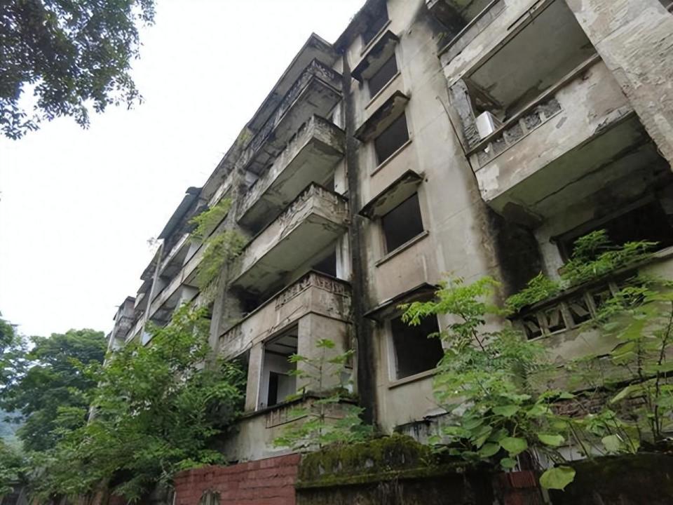 北碚天府镇因煤而兴,1万多人搬离这里,大量建筑人去楼空太可惜