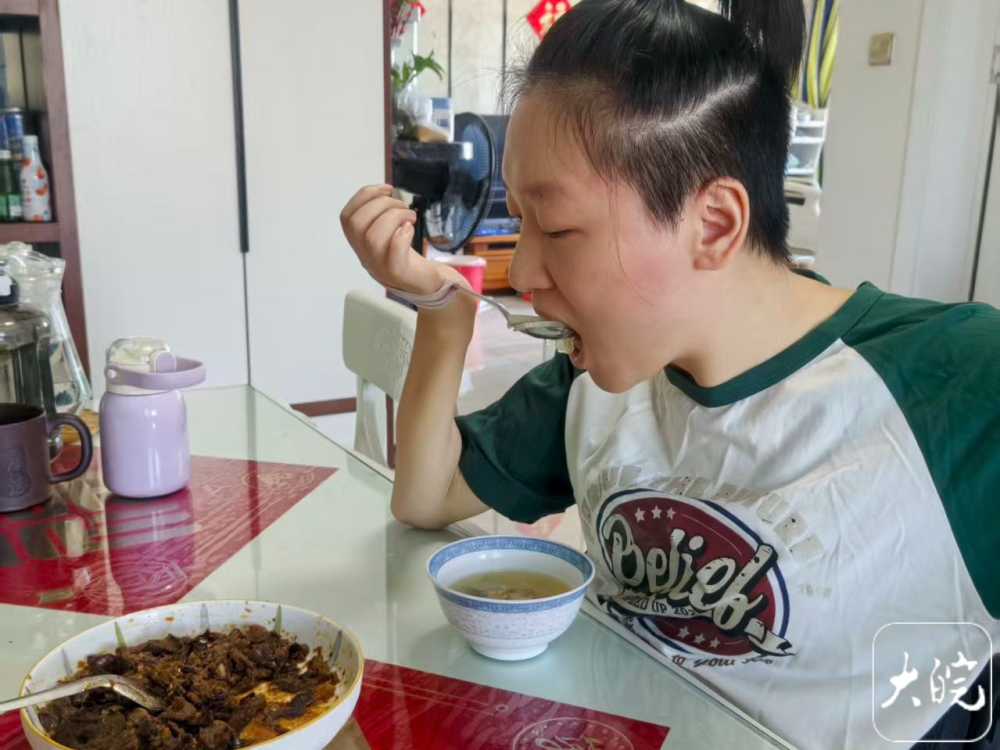 石家庄哪里按摩颈椎好活成自己的光！芜湖姑娘颈椎重伤瘫痪6年不放弃，从生死困局到逐梦求学_https://www.jmylbn.com_新闻资讯_第7张