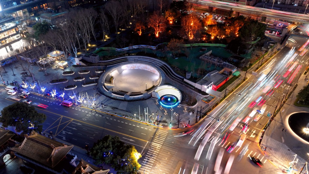 静安寺广场焕新全球第二大苹果旗舰店亮相