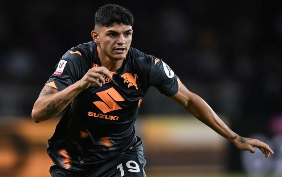 现年23岁的贝拉瓦诺去年夏天以700万欧元的价格从卡利亚里转会至都灵