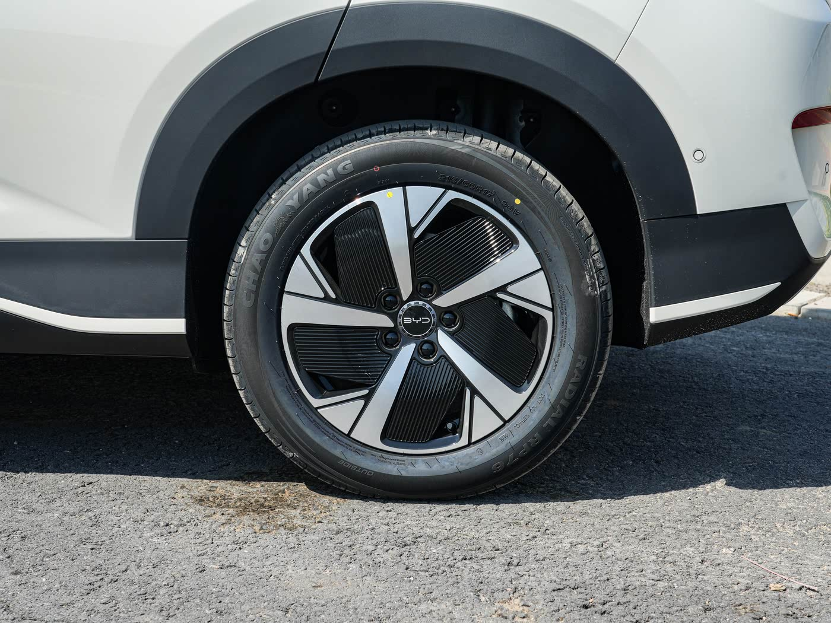比亚迪海狮05 EV用什么胎？定位10万级家用SUV，搭载国产全能轮胎_腾讯新闻