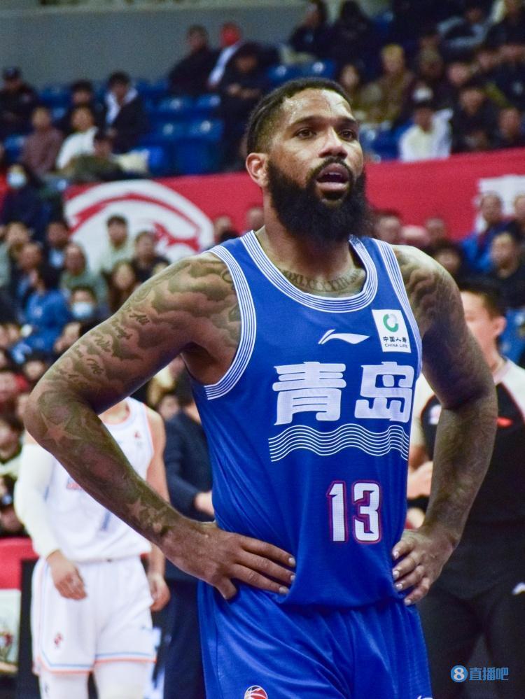 nba球探还在不?青岛外援鲍威尔14分47秒砍22分11篮板10助攻