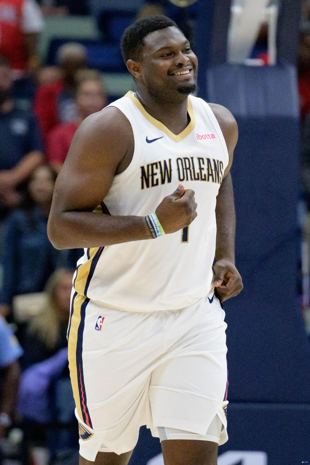 横冲直撞锡安半场8中6砍拿到12分正负值13