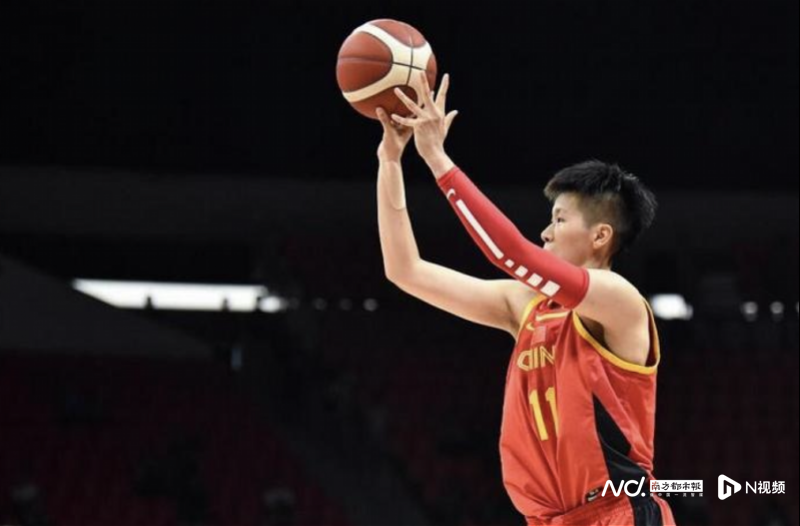 中国女篮在巴黎奥运会小组赛第二轮的比赛中,清远籍女篮国手黄思静