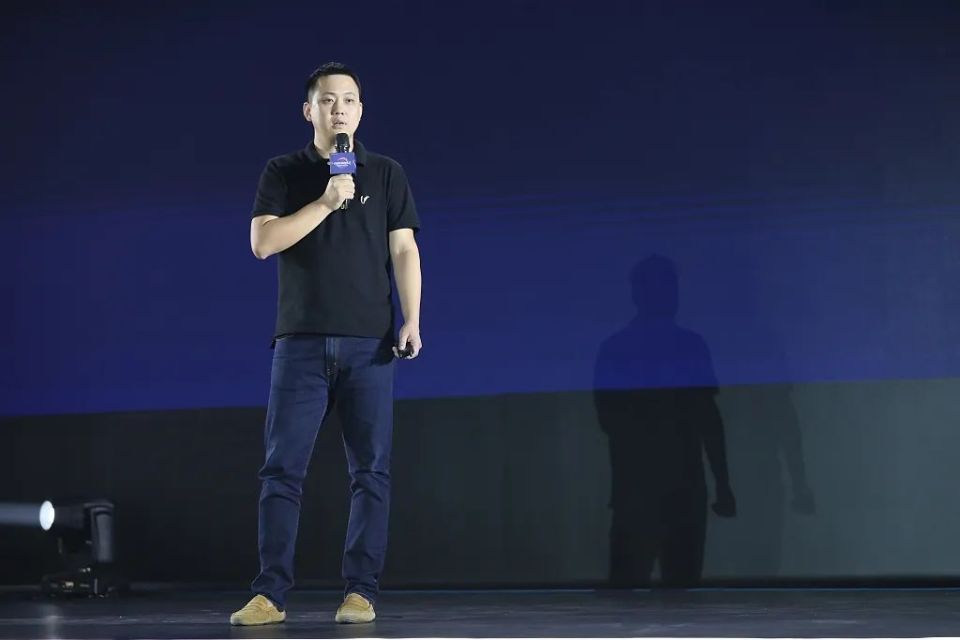 根据阿里集团cfo徐宏的说法,2025财年(截至2025年3月31日)下半年,外界