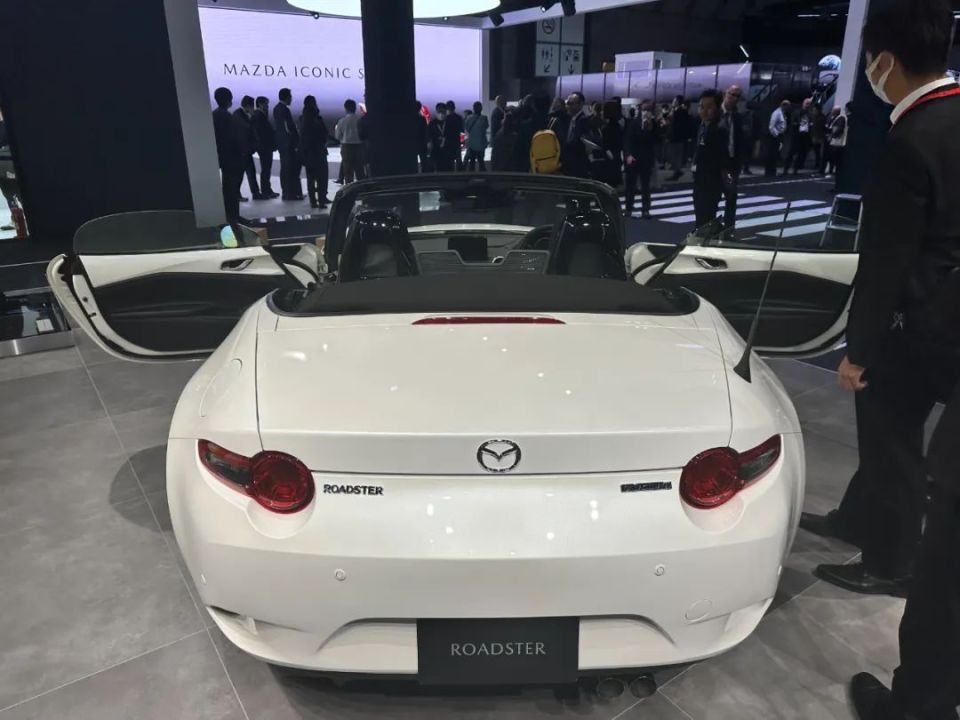 2024款马自达mx-5车展亮相_腾讯新闻