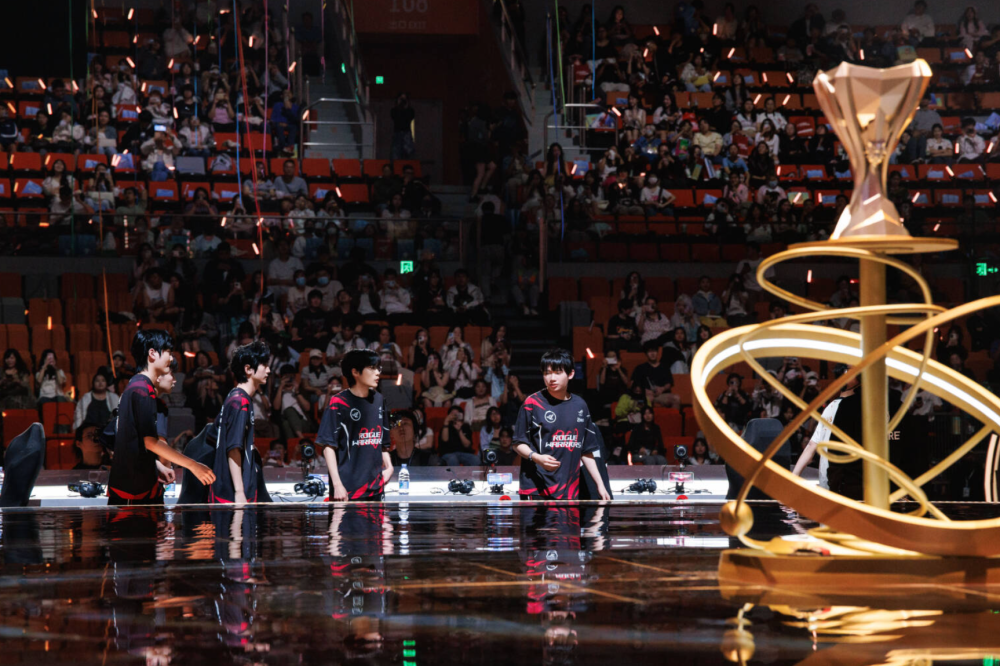 红色视频播放开启新篇章，三亿用户见证辉煌时刻，四大功能全面升级，五重体验引领未来潮流